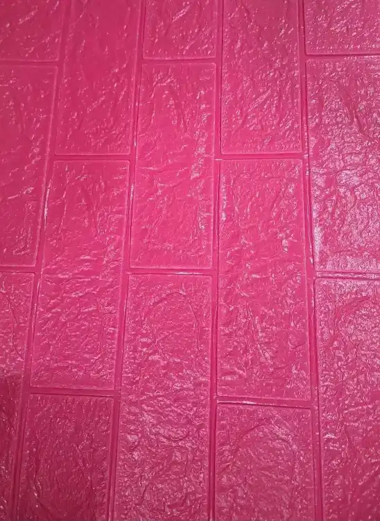 Placa Autoadhesiva Simil Ladrillo Fucsia 70 x 77